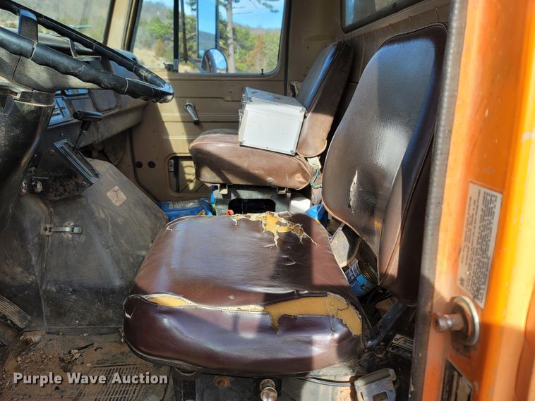 image for item ME9048 1986 International F1954  dump truck