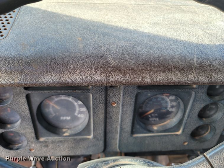 image for item ME9048 1986 International F1954  dump truck