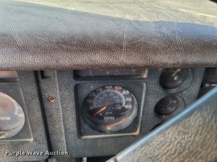 image for item ME9048 1986 International F1954  dump truck