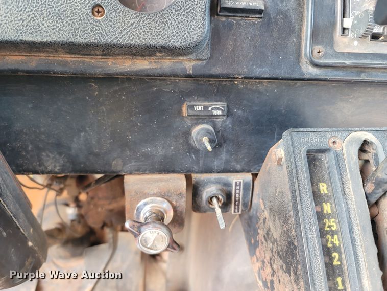 image for item ME9048 1986 International F1954  dump truck