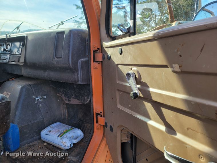 image for item ME9048 1986 International F1954  dump truck