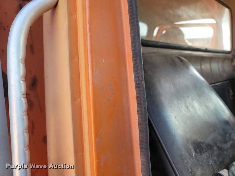 image for item ME9048 1986 International F1954  dump truck