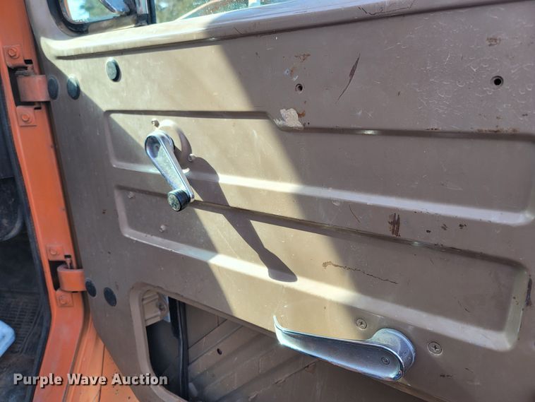 image for item ME9048 1986 International F1954  dump truck