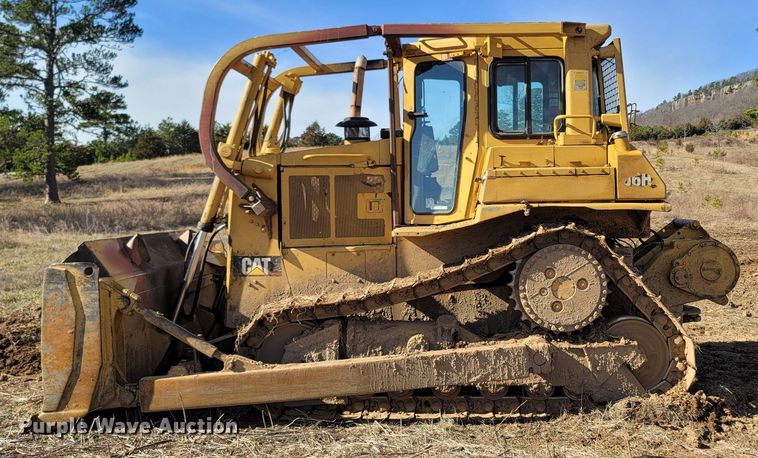 image for item ME9049 1987 Caterpillar D6H Series II  dozer