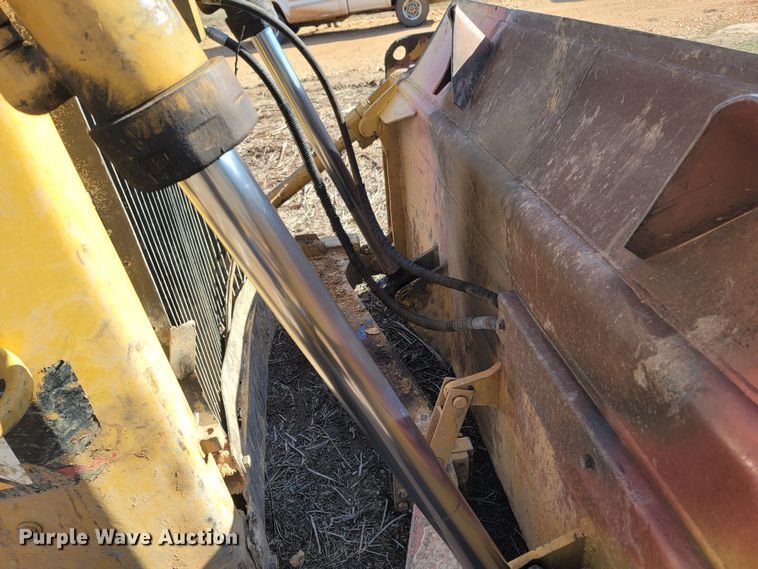 image for item ME9049 1987 Caterpillar D6H Series II  dozer