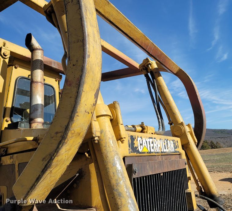 image for item ME9049 1987 Caterpillar D6H Series II  dozer