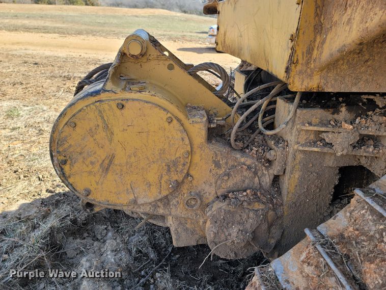 image for item ME9049 1987 Caterpillar D6H Series II  dozer