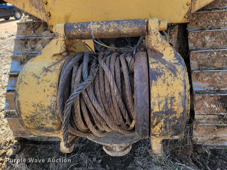 image for item ME9049 1987 Caterpillar D6H Series II  dozer