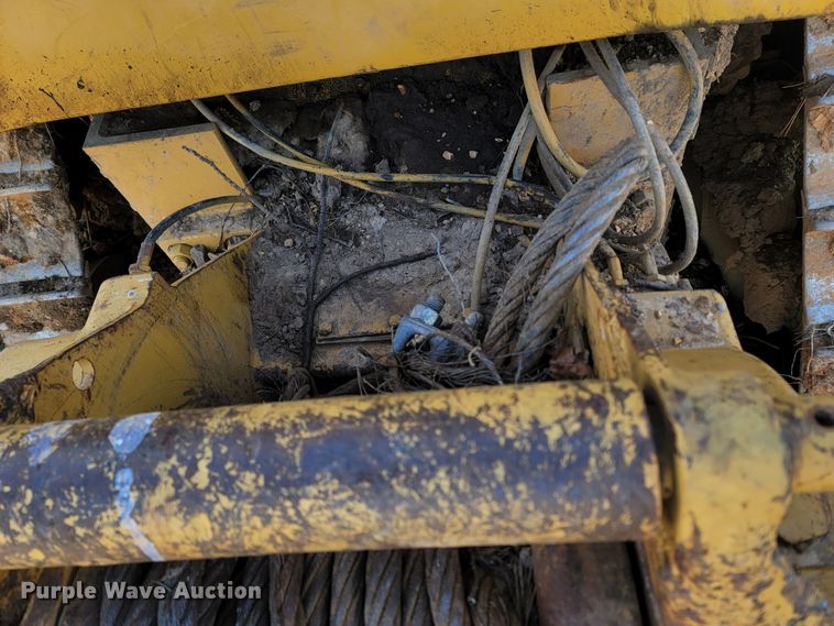 image for item ME9049 1987 Caterpillar D6H Series II  dozer