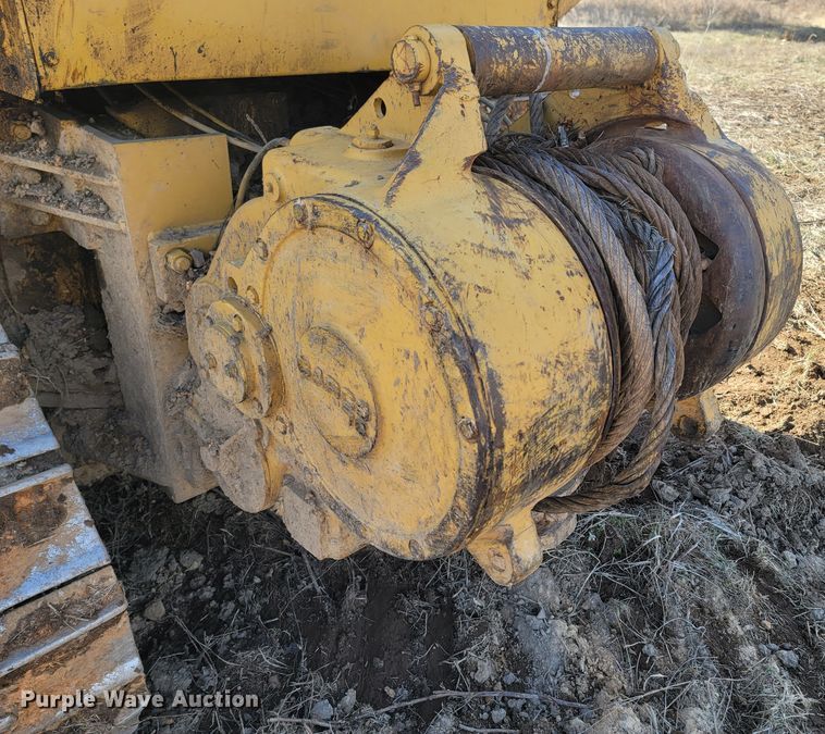 image for item ME9049 1987 Caterpillar D6H Series II  dozer