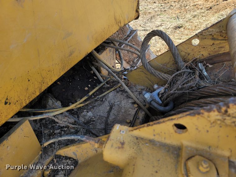 image for item ME9049 1987 Caterpillar D6H Series II  dozer