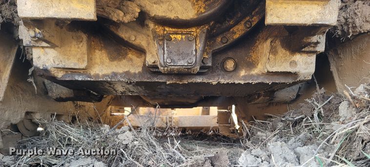 image for item ME9049 1987 Caterpillar D6H Series II  dozer