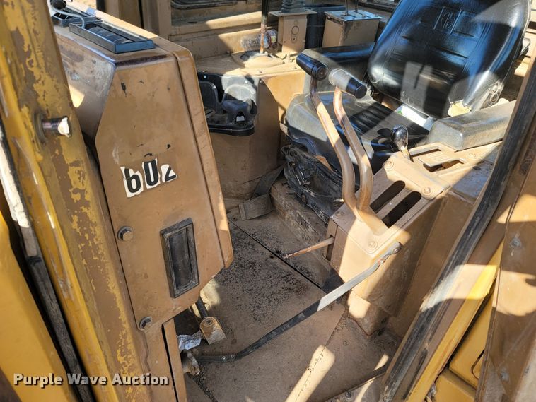 image for item ME9049 1987 Caterpillar D6H Series II  dozer