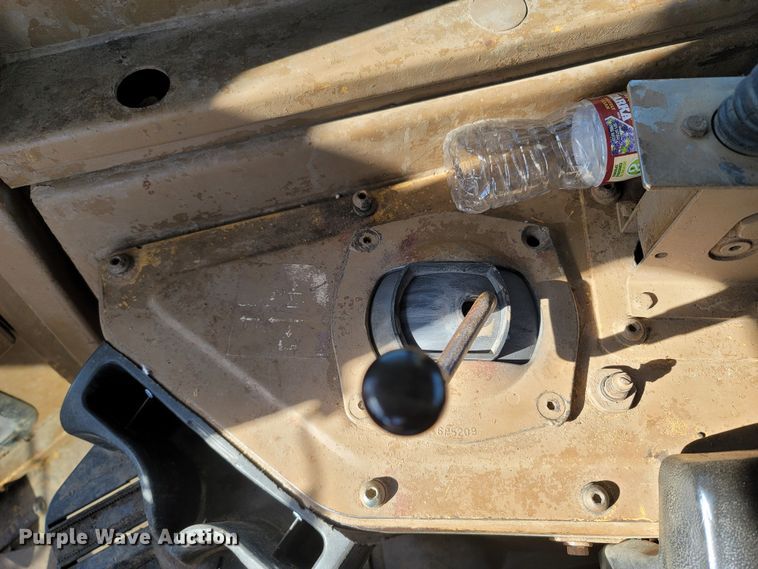 image for item ME9049 1987 Caterpillar D6H Series II  dozer