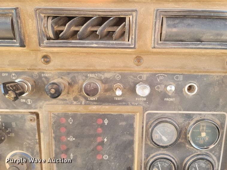 image for item ME9049 1987 Caterpillar D6H Series II  dozer