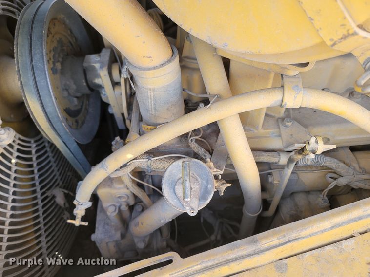 image for item ME9049 1987 Caterpillar D6H Series II  dozer