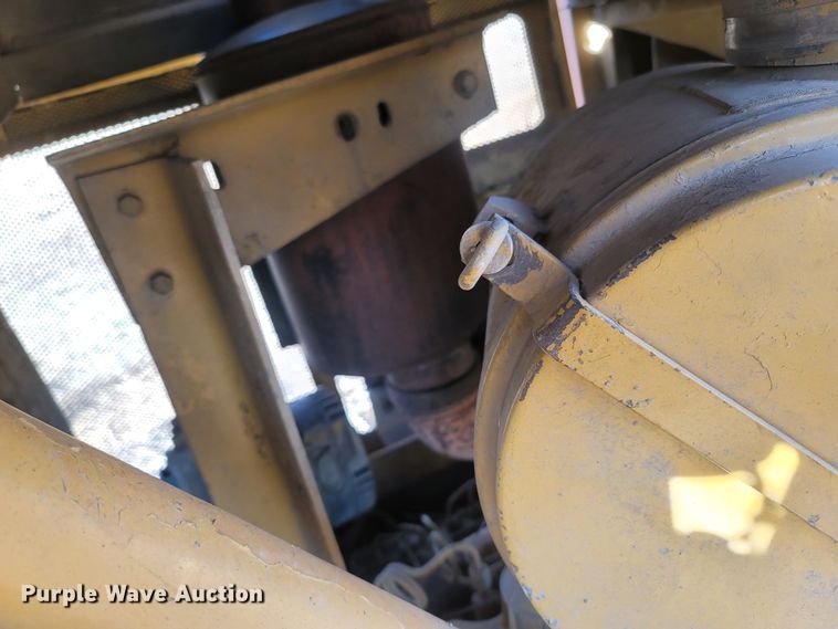 image for item ME9049 1987 Caterpillar D6H Series II  dozer