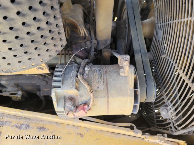 image for item ME9049 1987 Caterpillar D6H Series II  dozer