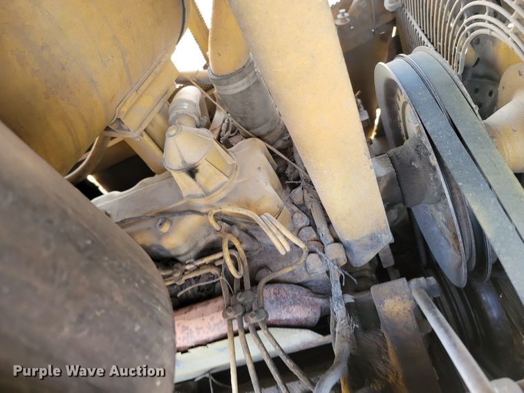 image for item ME9049 1987 Caterpillar D6H Series II  dozer