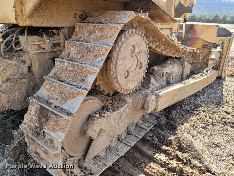 image for item ME9049 1987 Caterpillar D6H Series II  dozer