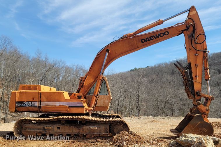 image for item ME9050 1995 Daewoo 280 LC III  excavator