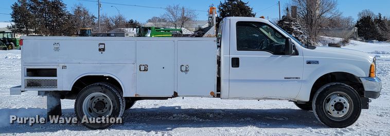 image for item ME9768 2000 Ford F550 Super Duty XL  utility / service truck