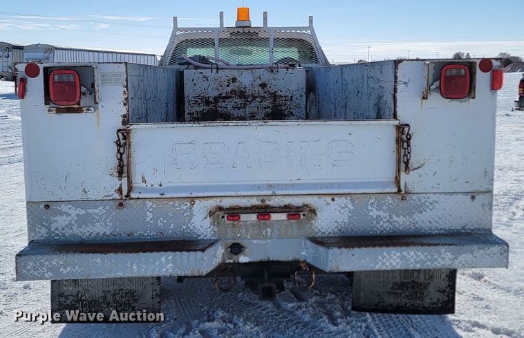 image for item ME9768 2000 Ford F550 Super Duty XL  utility / service truck