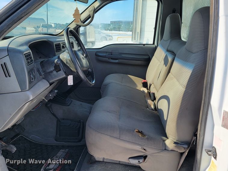 image for item ME9768 2000 Ford F550 Super Duty XL  utility / service truck