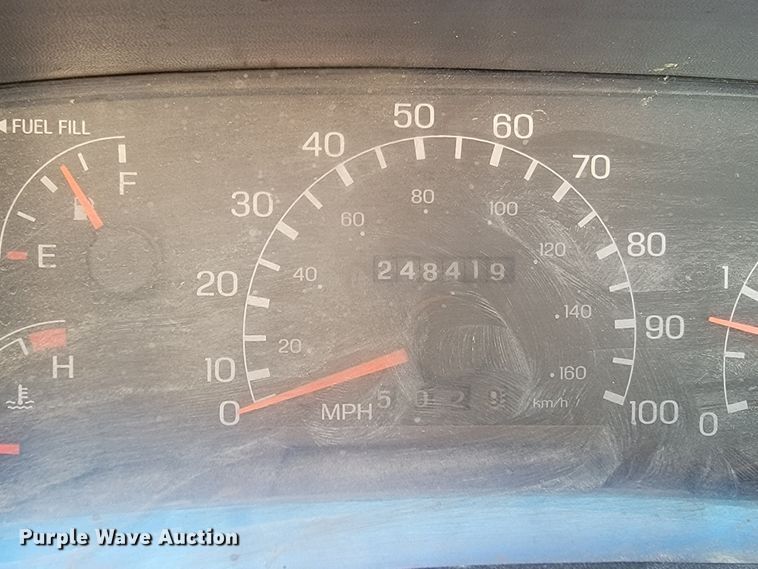 image for item ME9768 2000 Ford F550 Super Duty XL  utility / service truck