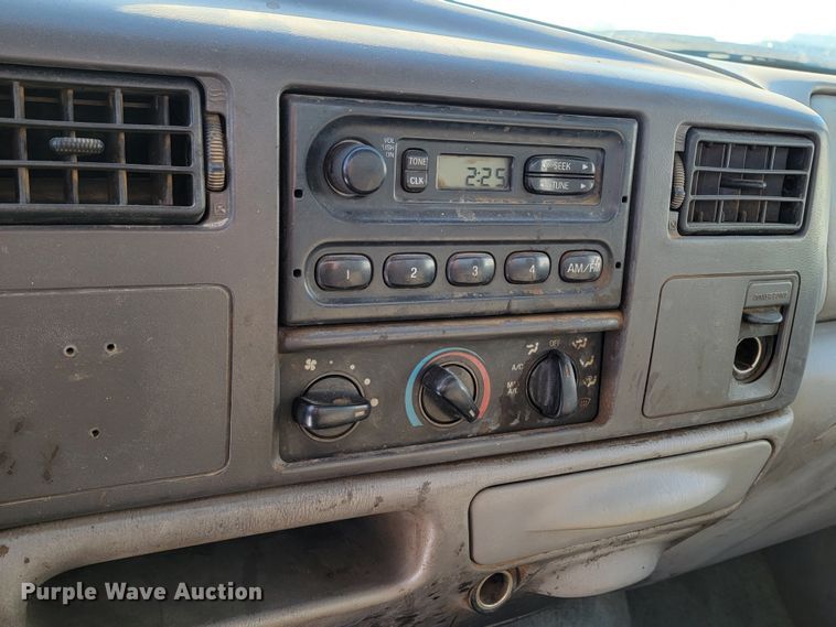 image for item ME9768 2000 Ford F550 Super Duty XL  utility / service truck