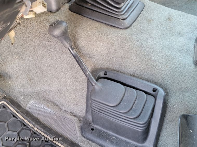 image for item ME9768 2000 Ford F550 Super Duty XL  utility / service truck