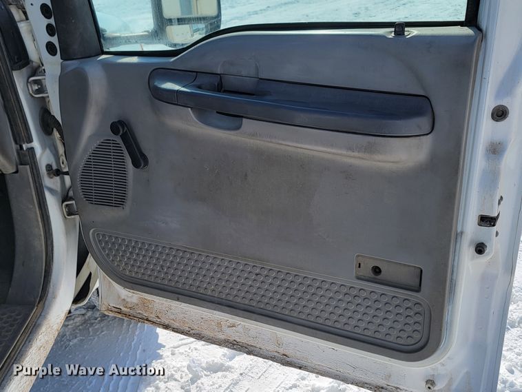 image for item ME9768 2000 Ford F550 Super Duty XL  utility / service truck