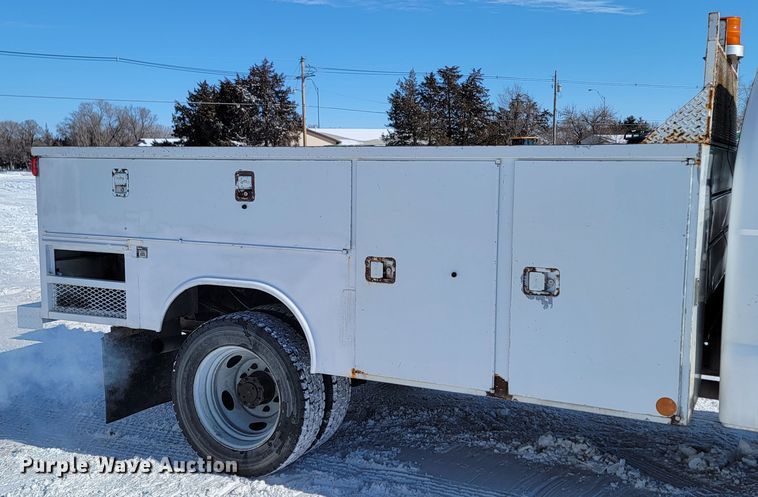 image for item ME9768 2000 Ford F550 Super Duty XL  utility / service truck