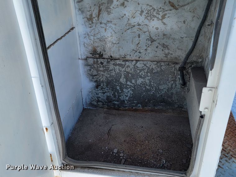 image for item ME9768 2000 Ford F550 Super Duty XL  utility / service truck