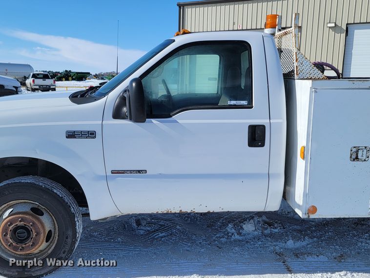 image for item ME9768 2000 Ford F550 Super Duty XL  utility / service truck