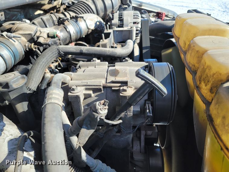 image for item ME9768 2000 Ford F550 Super Duty XL  utility / service truck