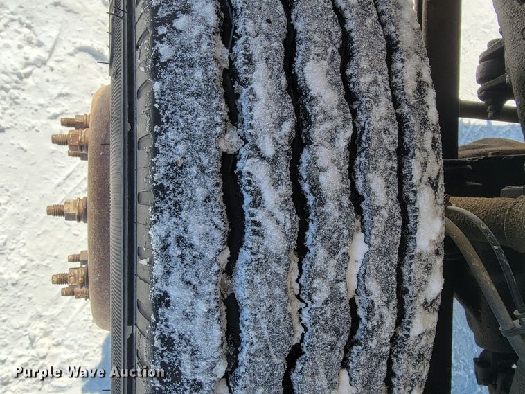 image for item ME9768 2000 Ford F550 Super Duty XL  utility / service truck