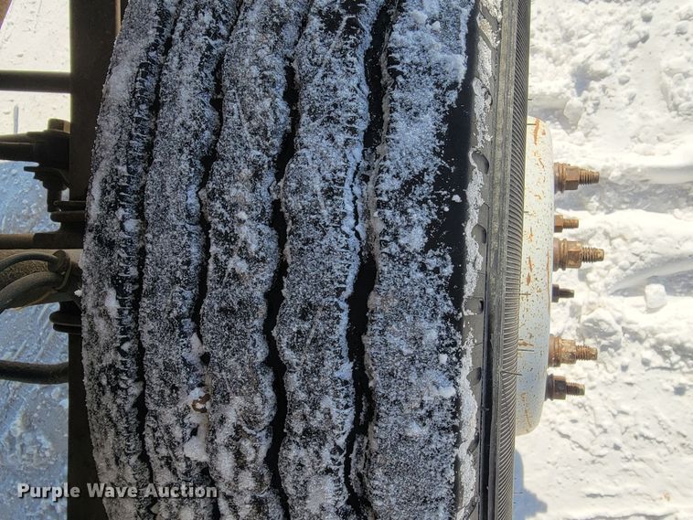 image for item ME9768 2000 Ford F550 Super Duty XL  utility / service truck