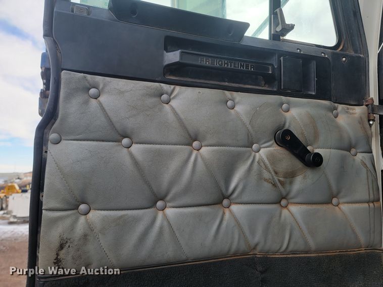 image for item ME9778 1995 Freightliner FLD112  dump truck