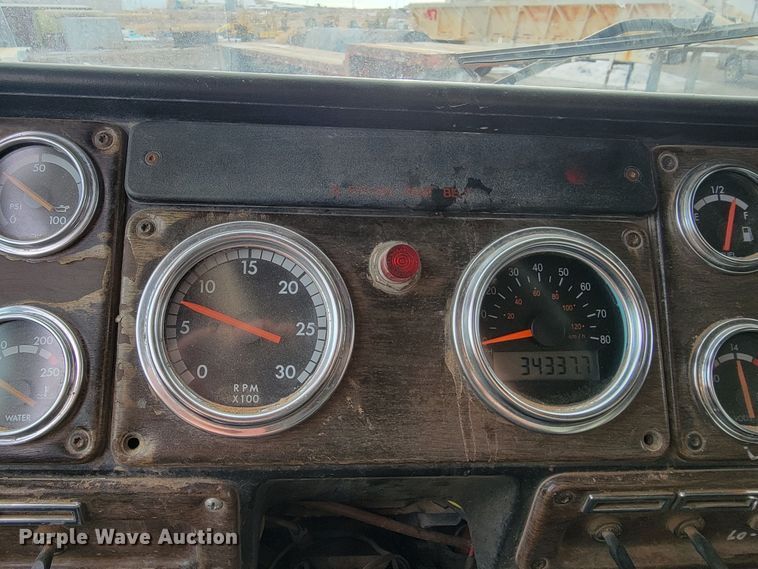 image for item ME9778 1995 Freightliner FLD112  dump truck