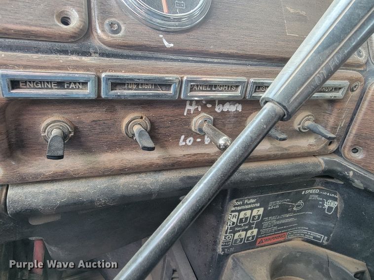 image for item ME9778 1995 Freightliner FLD112  dump truck