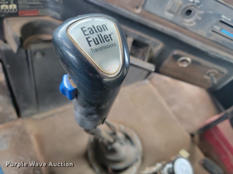 image for item ME9778 1995 Freightliner FLD112  dump truck