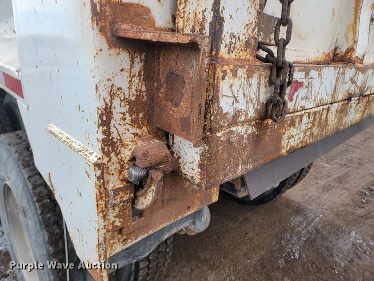 image for item ME9778 1995 Freightliner FLD112  dump truck