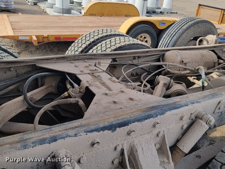 image for item ME9778 1995 Freightliner FLD112  dump truck