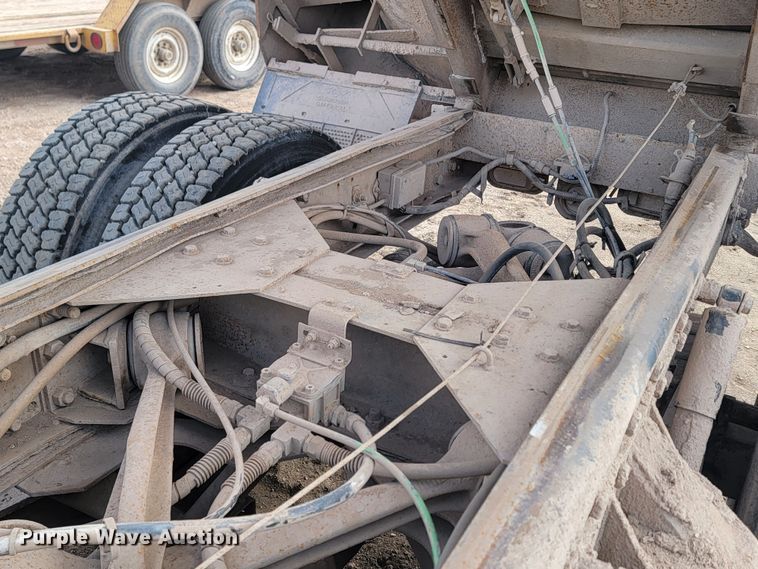 image for item ME9778 1995 Freightliner FLD112  dump truck