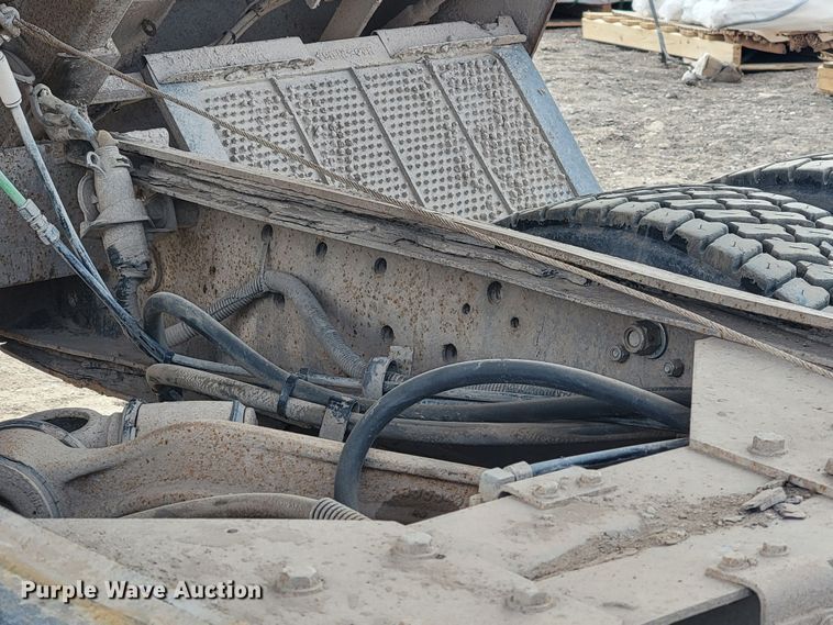 image for item ME9778 1995 Freightliner FLD112  dump truck