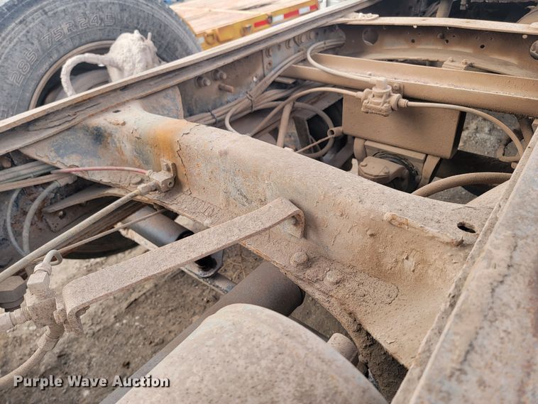 image for item ME9778 1995 Freightliner FLD112  dump truck