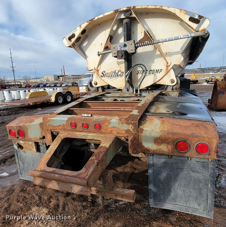 image for item ME9780 2011 Smith Co  side dump trailer