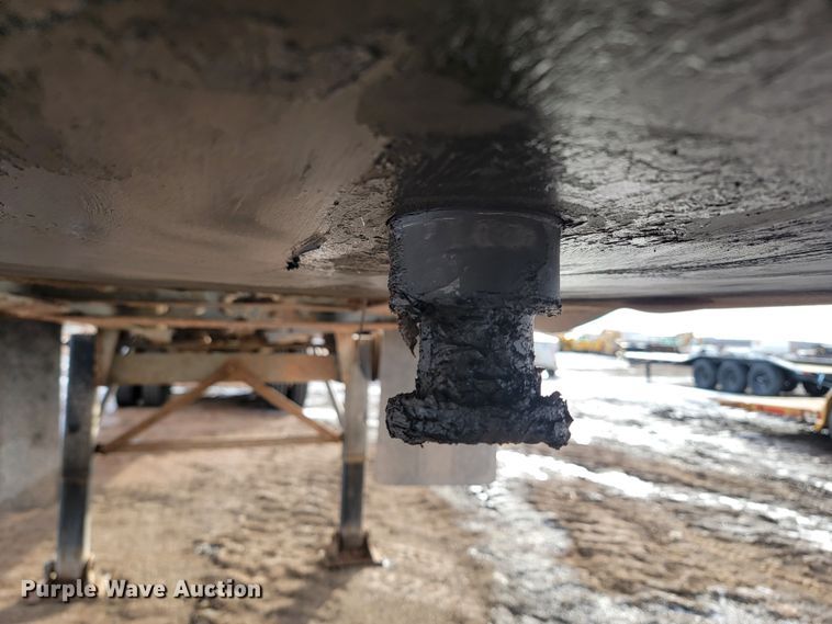 image for item ME9780 2011 Smith Co  side dump trailer