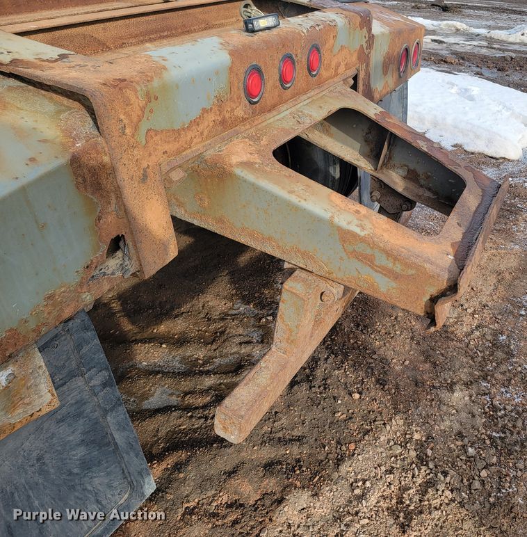 image for item ME9780 2011 Smith Co  side dump trailer